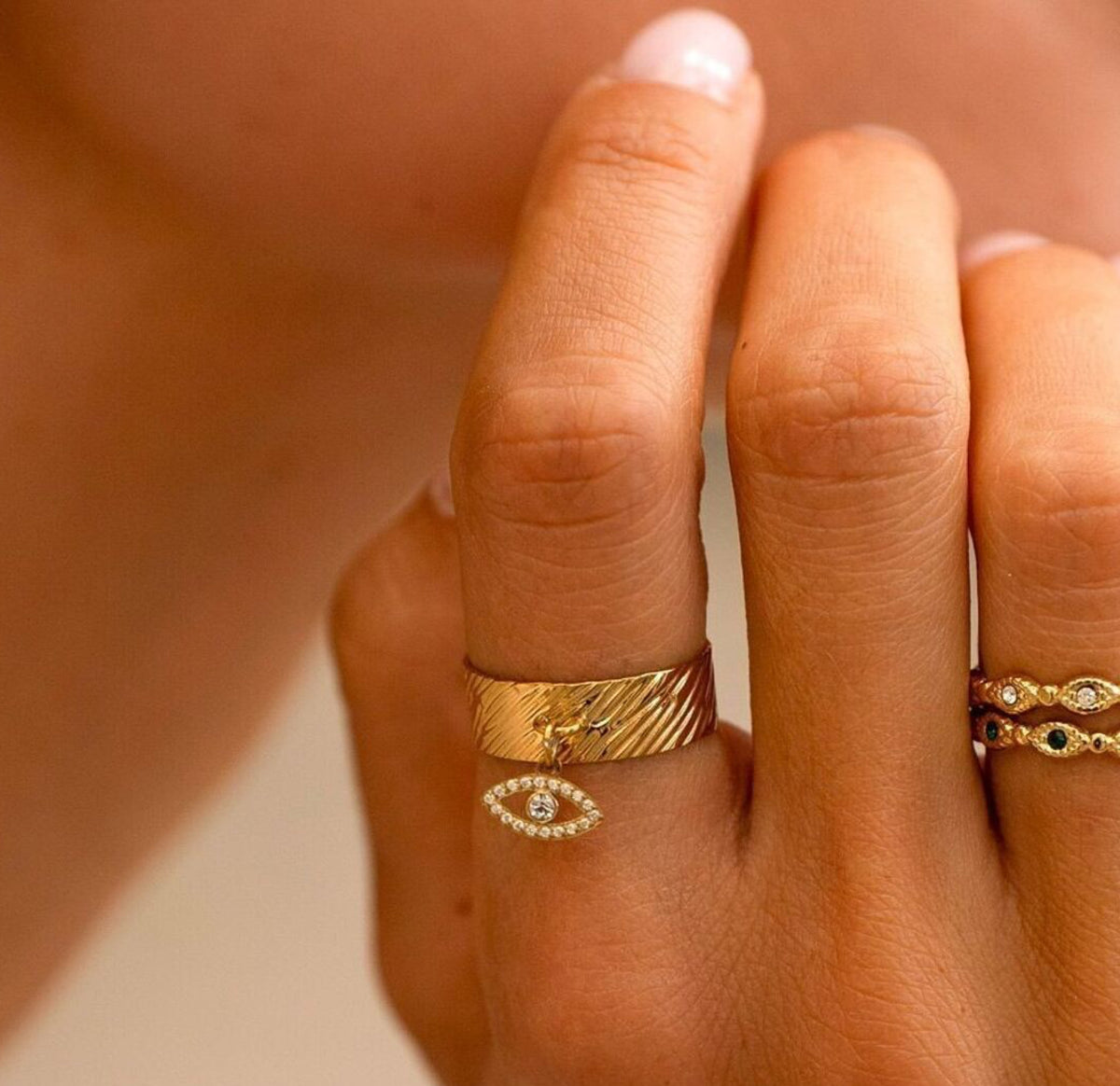 Bague œil strass dorée - acier inoxydable