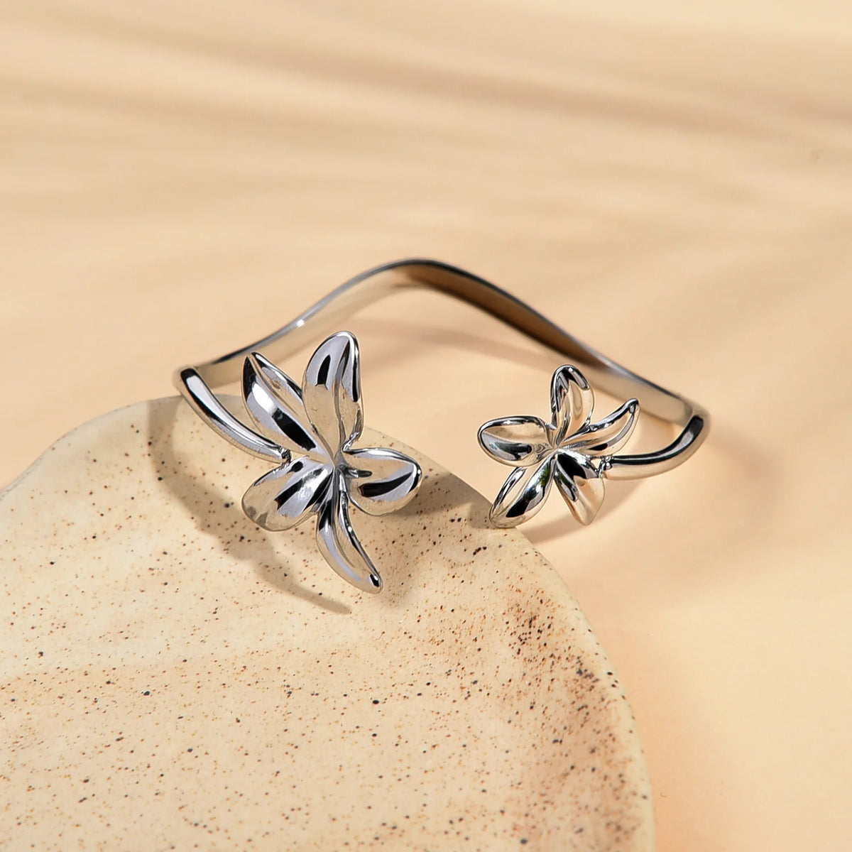 Bracelet jonc fleurs argenté - Acier Inoxydable